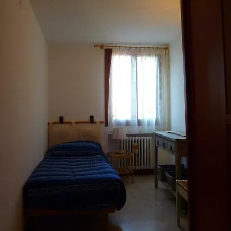Santo Stefano * البندقية